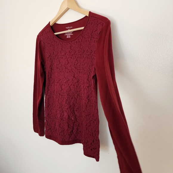 ✨2 for $5✨ Van Heusen Maroon Lace Overlay Top Size Large - Picture 2 of 6